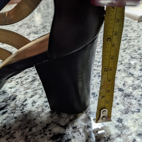 Women's size 9 Bandolino heels - Picture 10 of 10